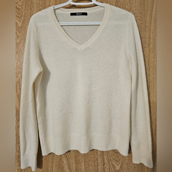 Quince Cashmere Cream Ivory White V-Neck Women's Sweater Size Medium - Picture 2 of 7